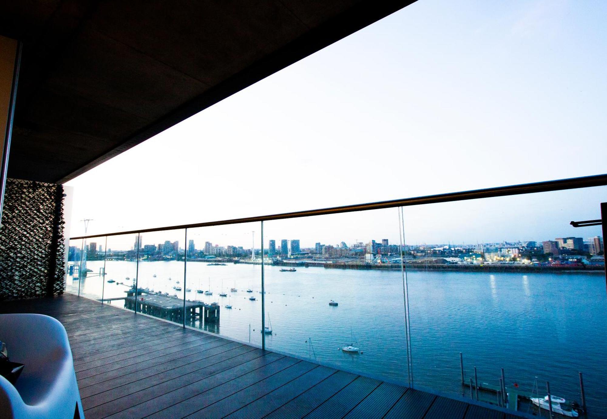 Waterfront- London Greenwich O2 Arena 2 Bed Flat Exterior photo