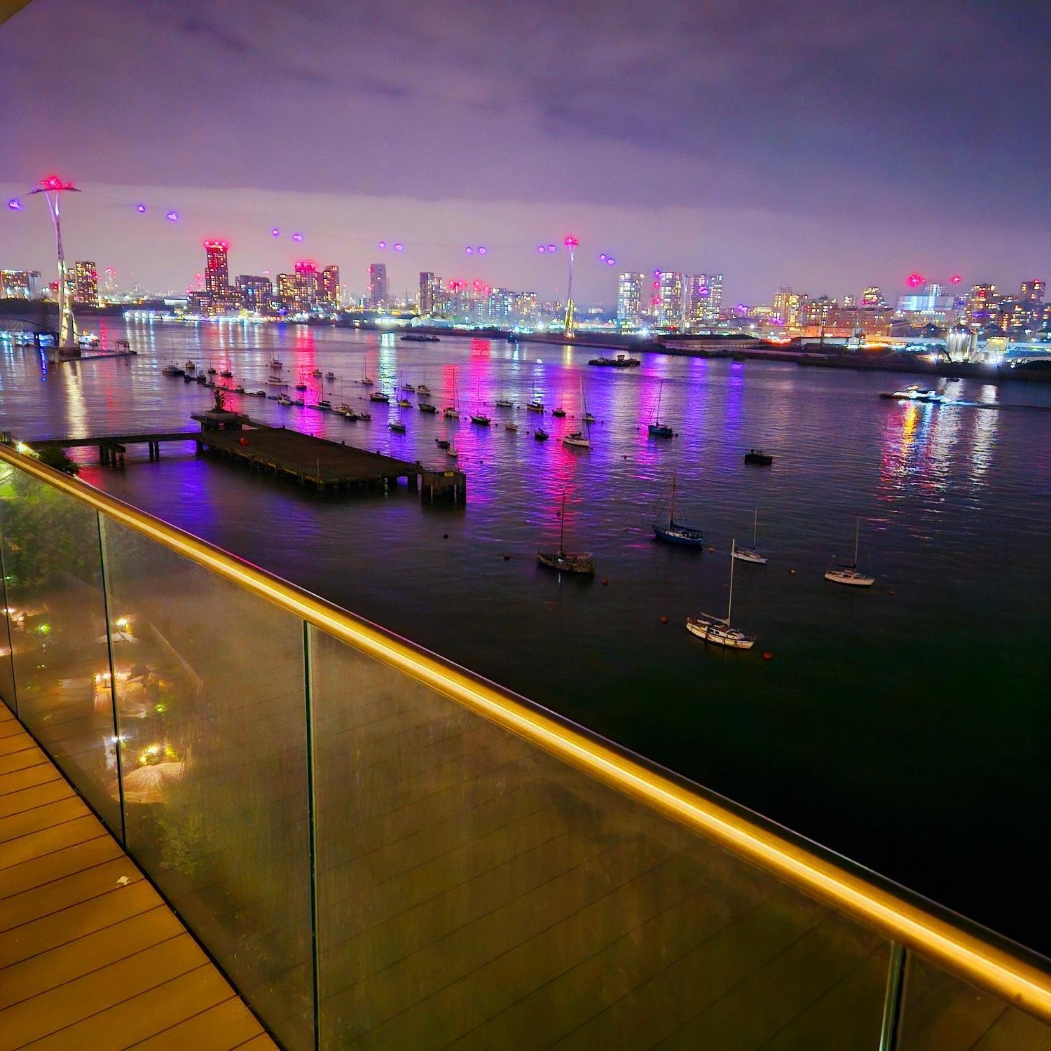 Waterfront- London Greenwich O2 Arena 2 Bed Flat Exterior photo